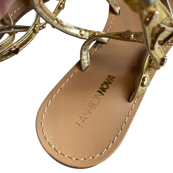 Fashion Nova Gold Studded Gladiator Sandals - Size 9 Strappy Flat Summer Shoes - Picture 4 of 6